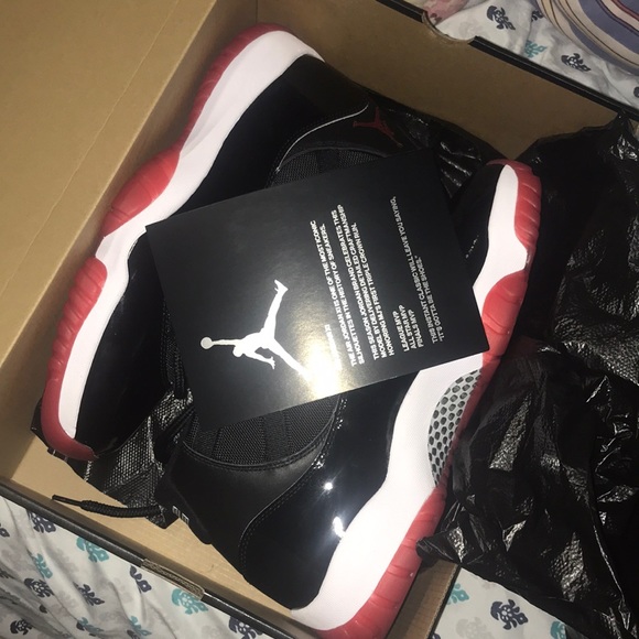 Air Jordan Playoff/Bred 11’s - Picture 5 of 7